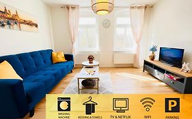 Twenty Five Apartment bei Dresden - free Parking, Netflix&Coffee Machine